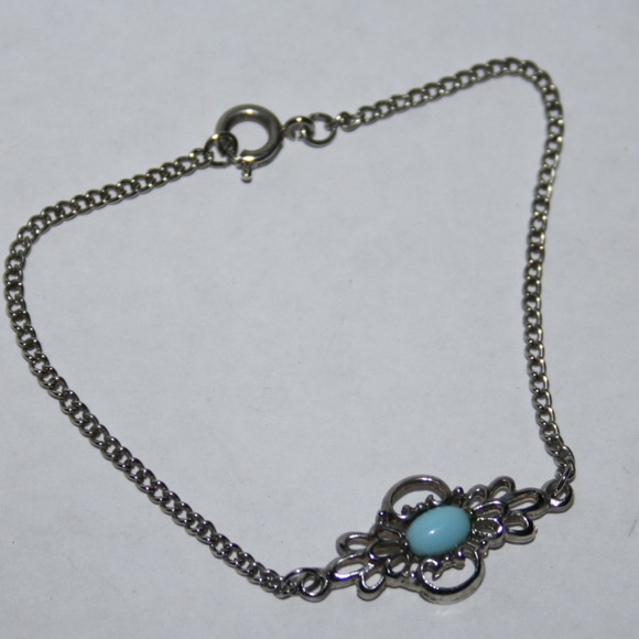 Vintagejelyfish Jewelry - Stunning silver and turquoise bracelet 7" Vintagejelyfish Jewelry - Stunning silver and turquoise bracelet 7"